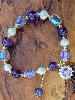 Amethyst & Freshwater Pearl Bracelet | Sparkly Crystal Charm | Gold Accent Stret
